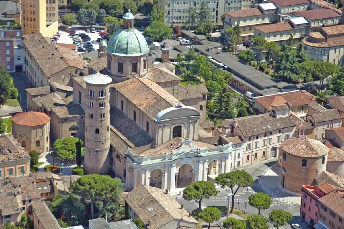 Duomo - City Center Appartamento Elegante Con Suite Равена Екстериор снимка